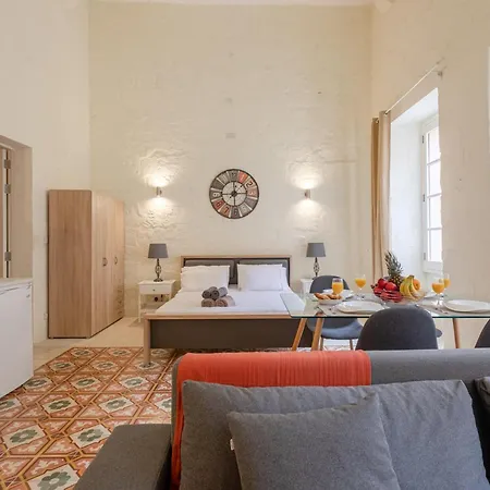 Bnbnova - Historic Duplex Valletta