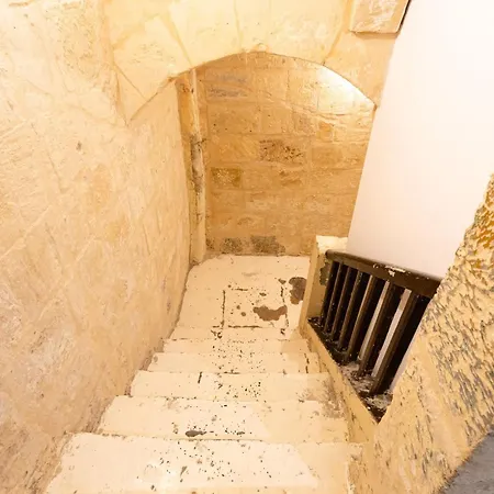 Bnbnova - Historic Duplex * Valletta
