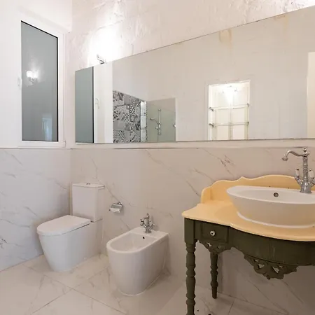 Bnbnova - Historic 2ba Duplex Apartament Valletta