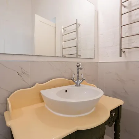 Bnbnova - Historic Duplex Apartament *