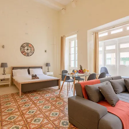 Bnbnova - Historic Duplex 아파트