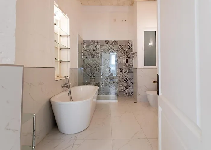 Bnbnova - Historic Duplex *